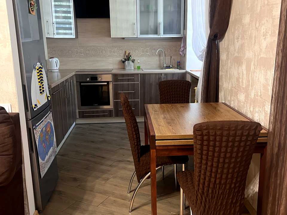 Квартира. Запоріжжя, Незалежної України вул. (40 років Радян