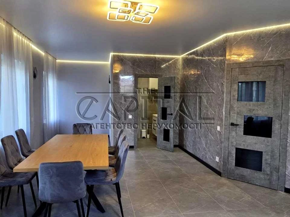 Будинок. Київ, Дарницький район