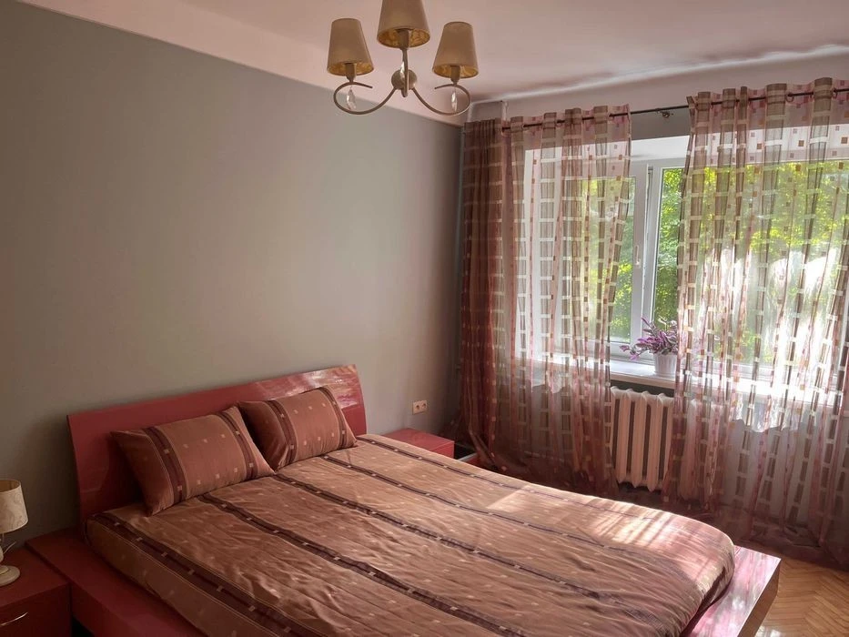 For sale two-room apartment 40.4 m2 Ak. Shalimova 22 (Heroiv S