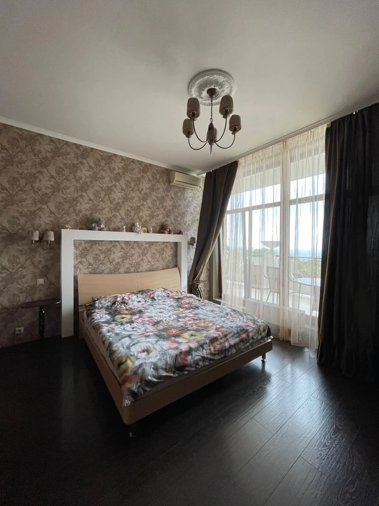 Продажа 2 комн кв Аркадийский Дворец.Вид на море