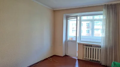 Світла 2к Виставка, зручний поверх хрущовка, не кутова. Пере