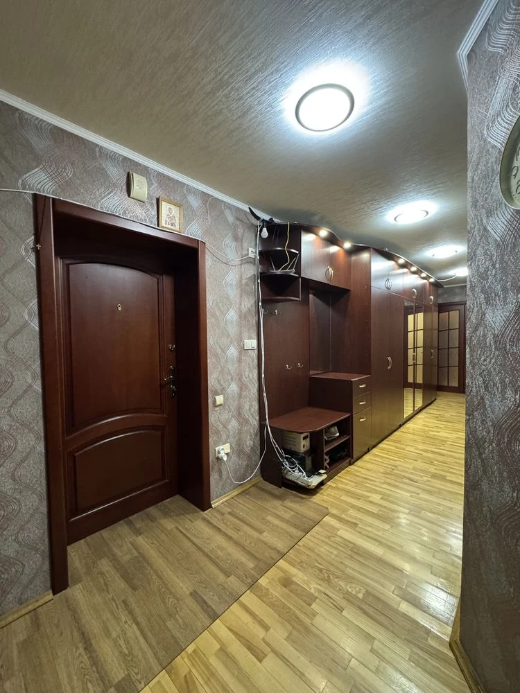 Продажа трикімнатної квартири на ж/м Сонячний