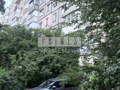 Квартира. Киев, Зодчих ул.