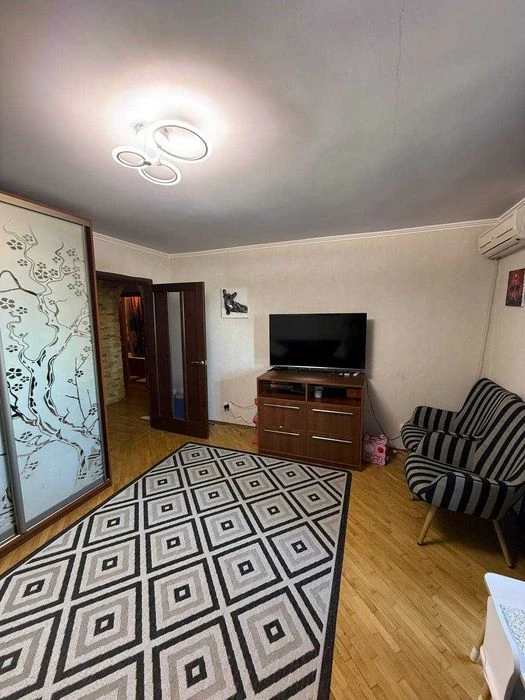 2-room apartment for sale - Kharkivske shosse, 60