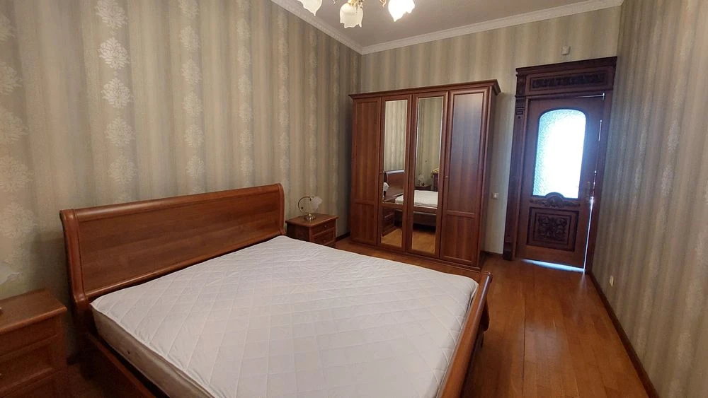 For rent, 3 sq.m. Karkashadze. For a long time!