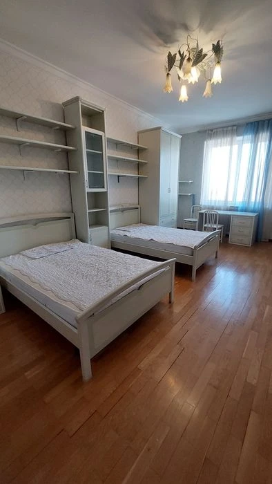 For rent, 3 sq.m. Karkashadze. For a long time!