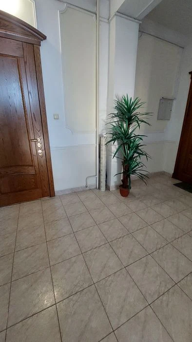 For rent, 3 sq.m. Karkashadze. For a long time!