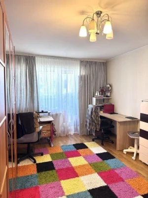 Cozy 3-room apartment for sale near Zhytomyrska, 3 min walk