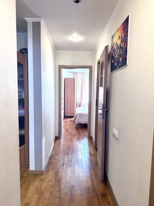 Cozy 3-room apartment for sale near Zhytomyrska, 3 min walk