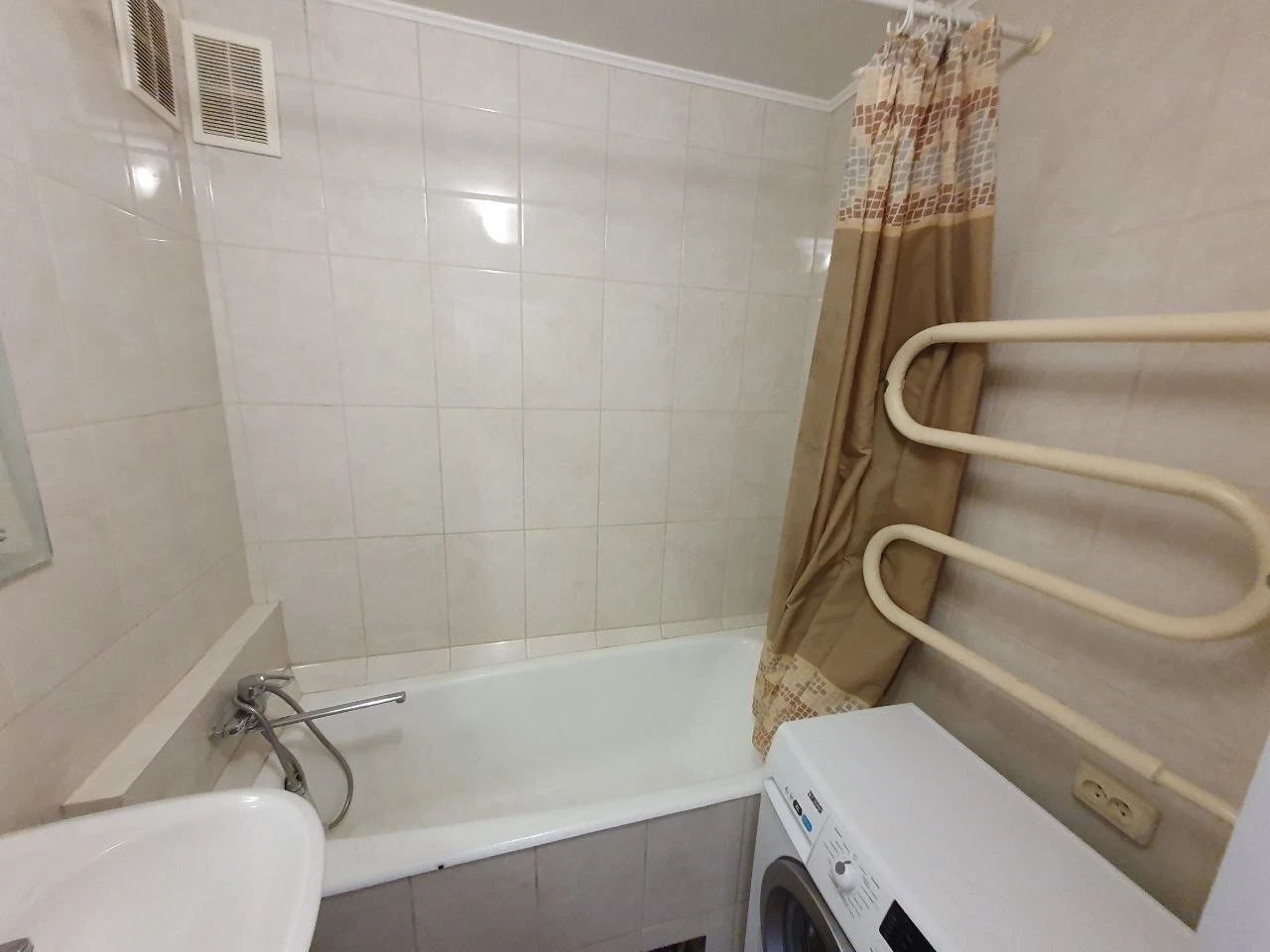 Продаж 3-кімнатної квартири 71 м², Юрія Литвинського вул., 8