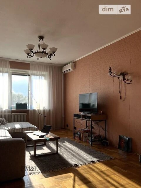 Sale of 3-room apartment 69 sq. m. on Levka Lukyanenka 5 street • ID
