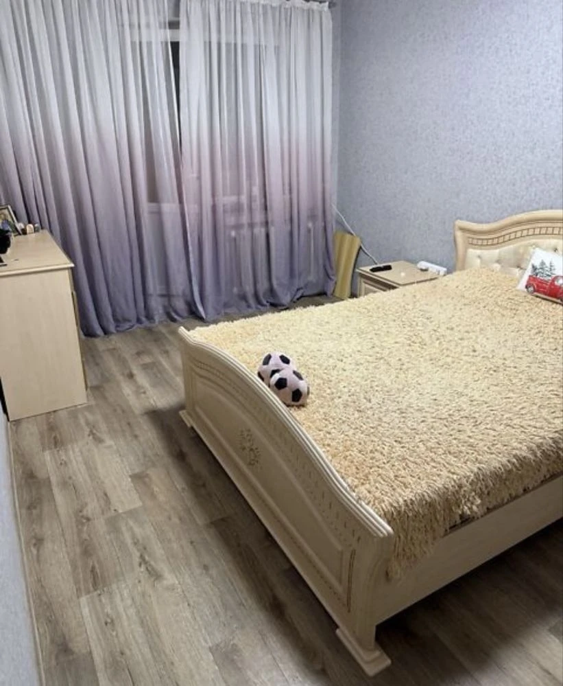 2 кімнатна, не кутова