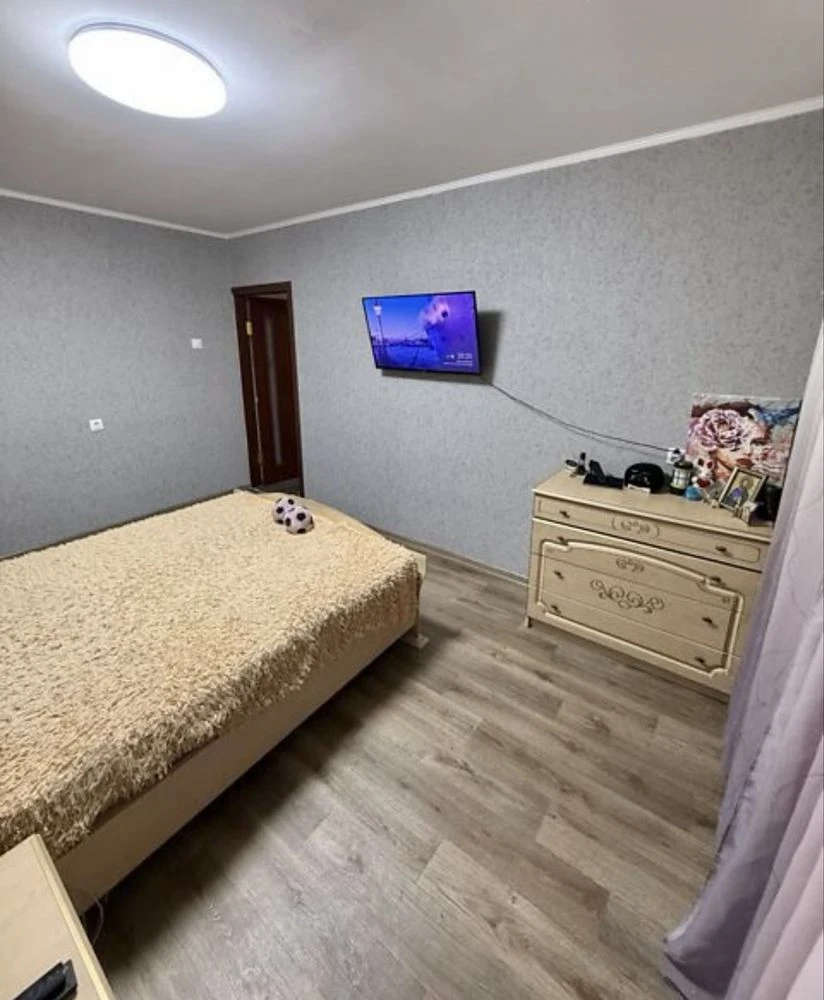 2 кімнатна, не кутова