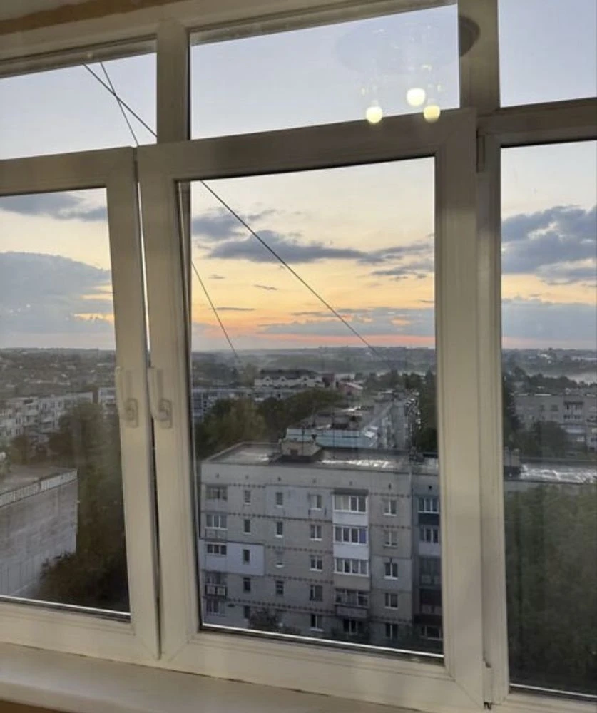 2 кімнатна, не кутова
