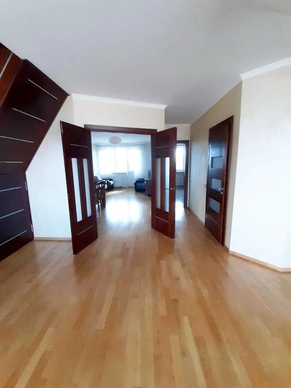|  Продаж 4-кімнатної • 122 м² • Автономне газове • Центр •