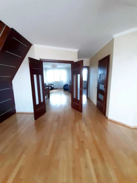|  Продаж 4-кімнатної • 122 м² • Автономне газове • Центр •