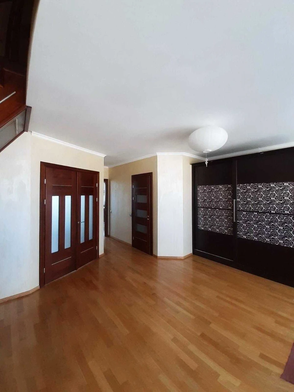 |  Продаж 4-кімнатної • 122 м² • Автономне газове • Центр •