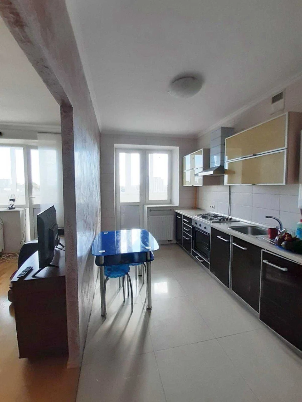 |  Продаж 4-кімнатної • 122 м² • Автономне газове • Центр •