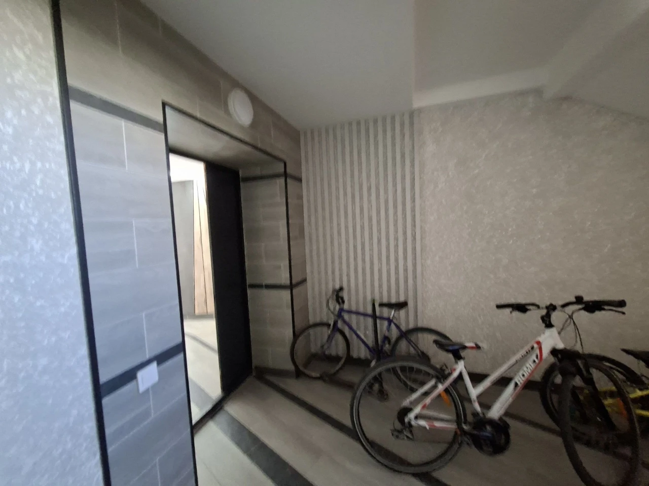 Продаж 1к квартири по вул. Тарновського