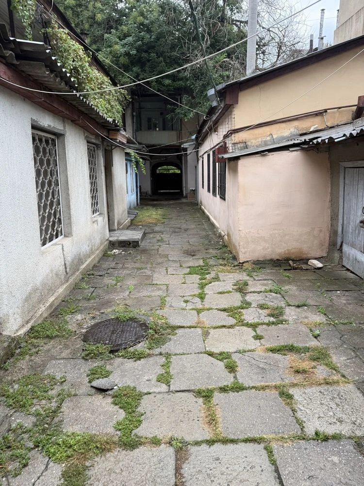 В продаже 2 к.кв. в центре Одессы . Свое АГВ!