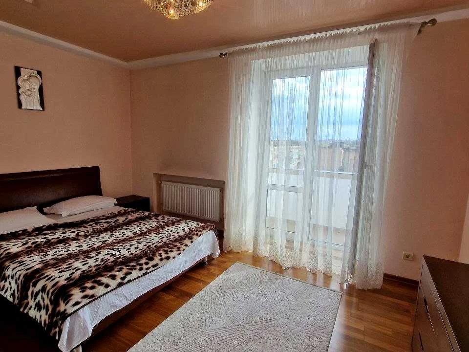 Квартира. Тернопіль, Злуки просп.
