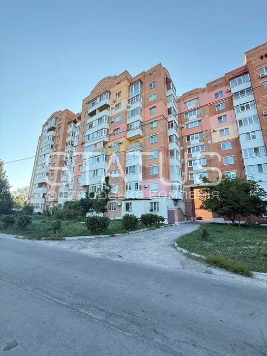 Продаж просторої квартири в Центрі міста