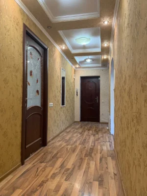 Продаж 4 кім. квартири, вул. Пасічна, 2-й поверх, 80 м.кв.,