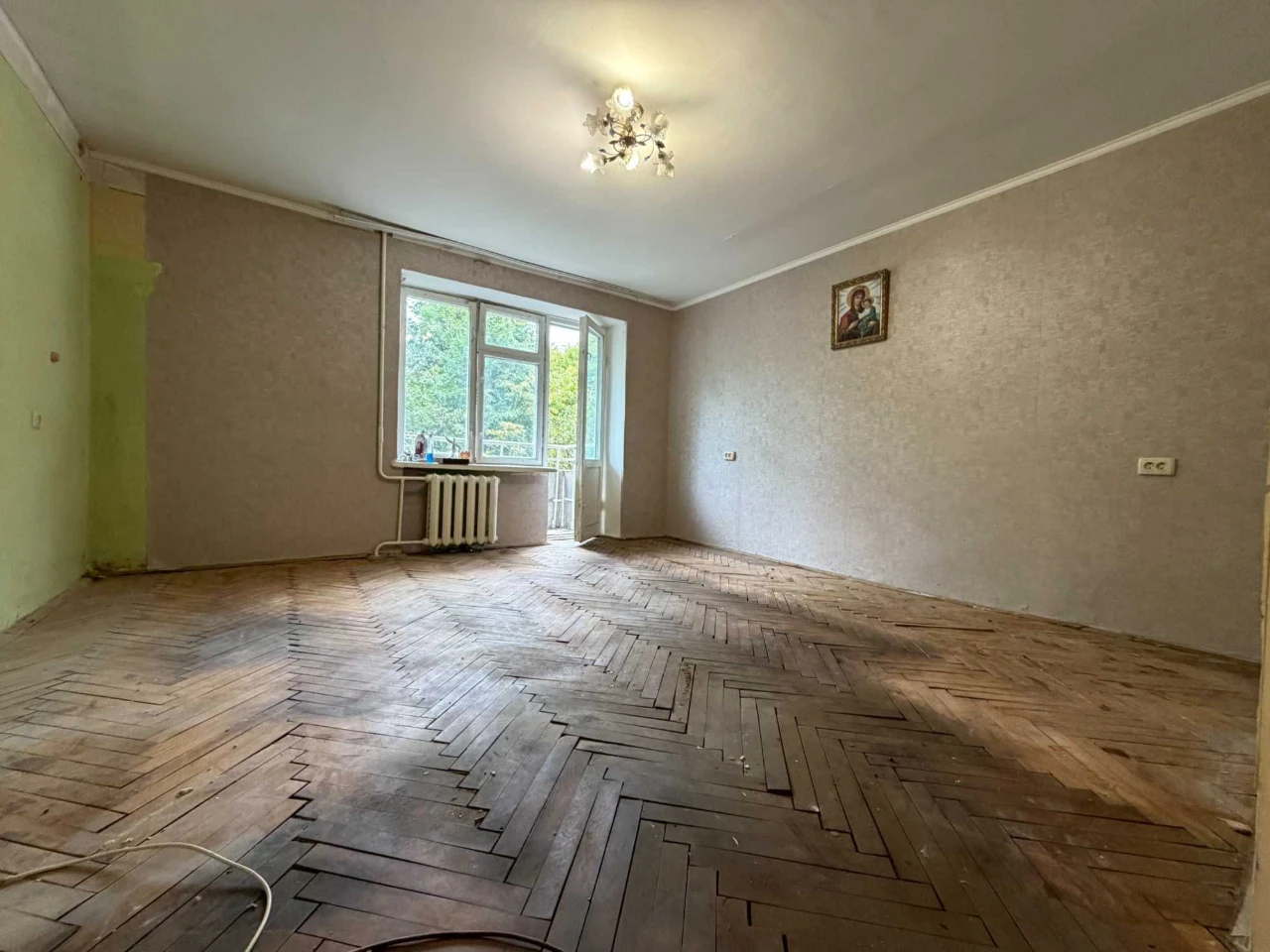 Продаж 4 кім. квартири, вул. Пасічна, 2-й поверх, 80 м.кв.,