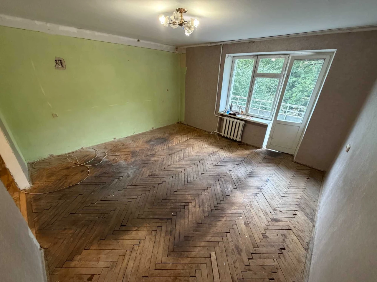 Продаж 4 кім. квартири, вул. Пасічна, 2-й поверх, 80 м.кв.,