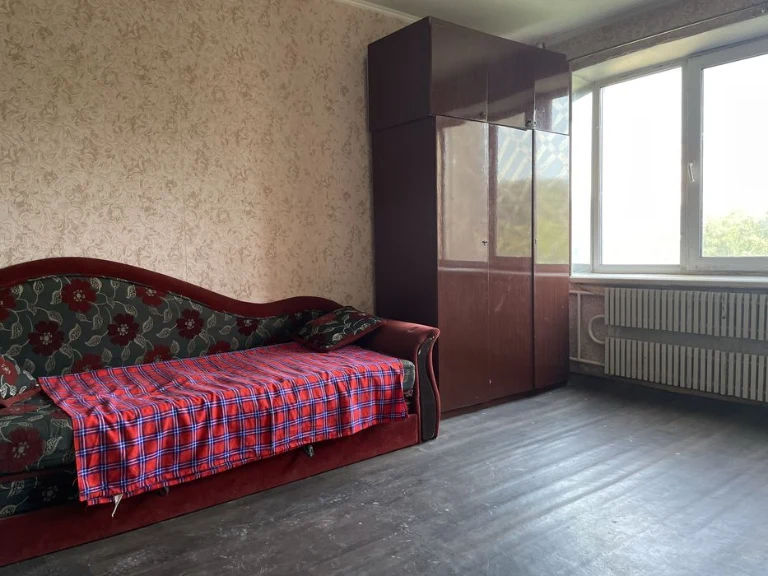 Продам 1 комнатную квартиру Тополь-3