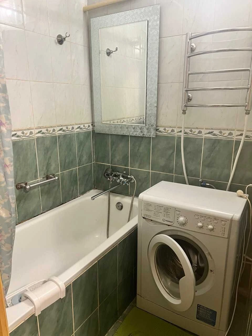 Продам 2-к квартиру 12-й квартал вул. Казакевича (Мирослава