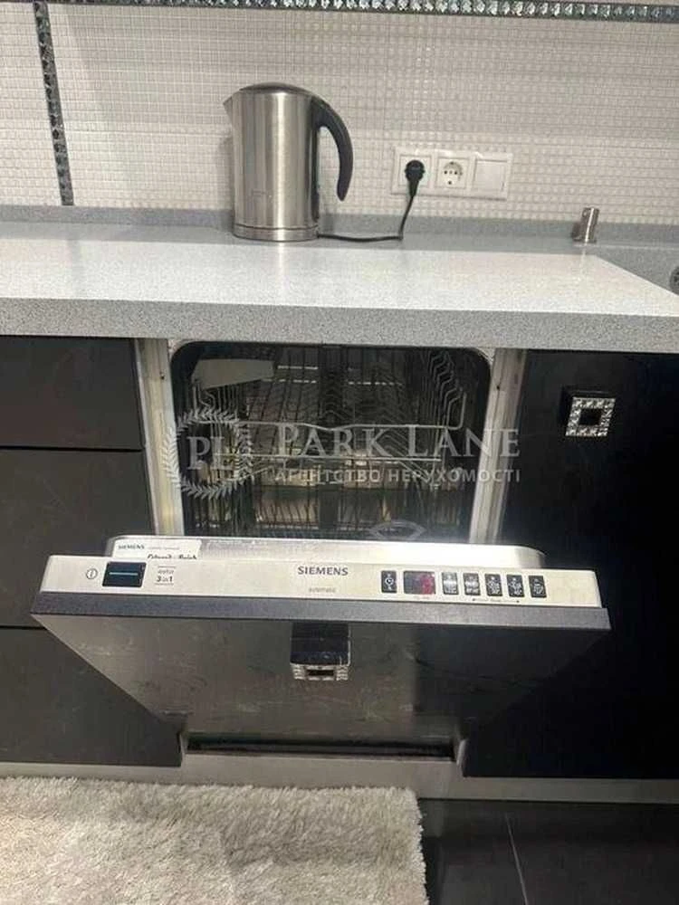 Продаж 2к ремонтом  Касіяна Василя 2/1  ЖК Жокей
