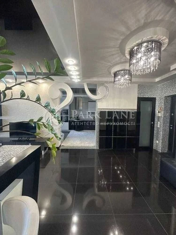 Продаж 2к ремонтом  Касіяна Василя 2/1  ЖК Жокей