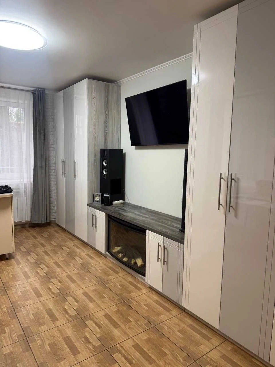 Продам двухэтажный ДОМ ж/м Чапли ( Приднепровск)