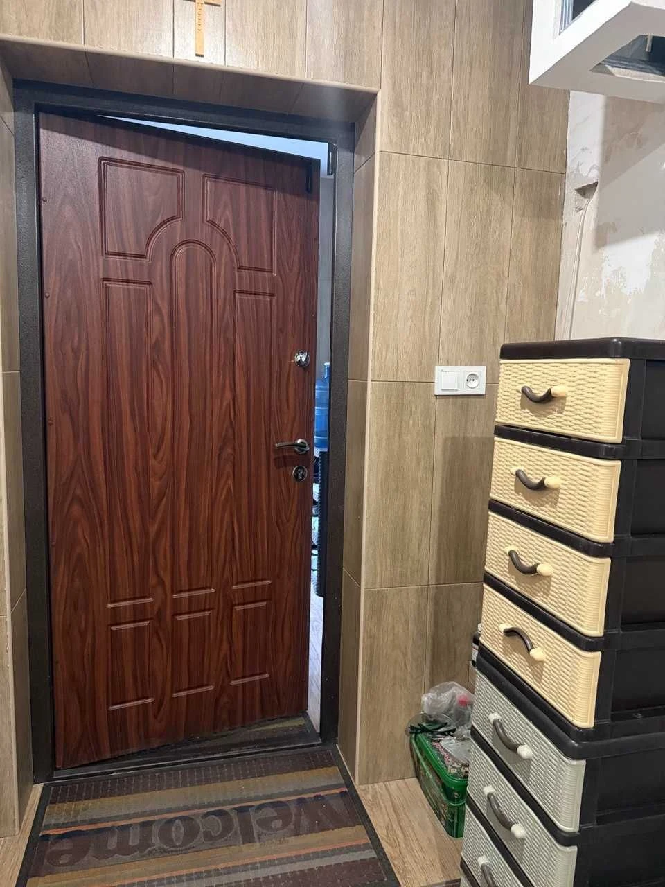Продам двухэтажный ДОМ ж/м Чапли ( Приднепровск)
