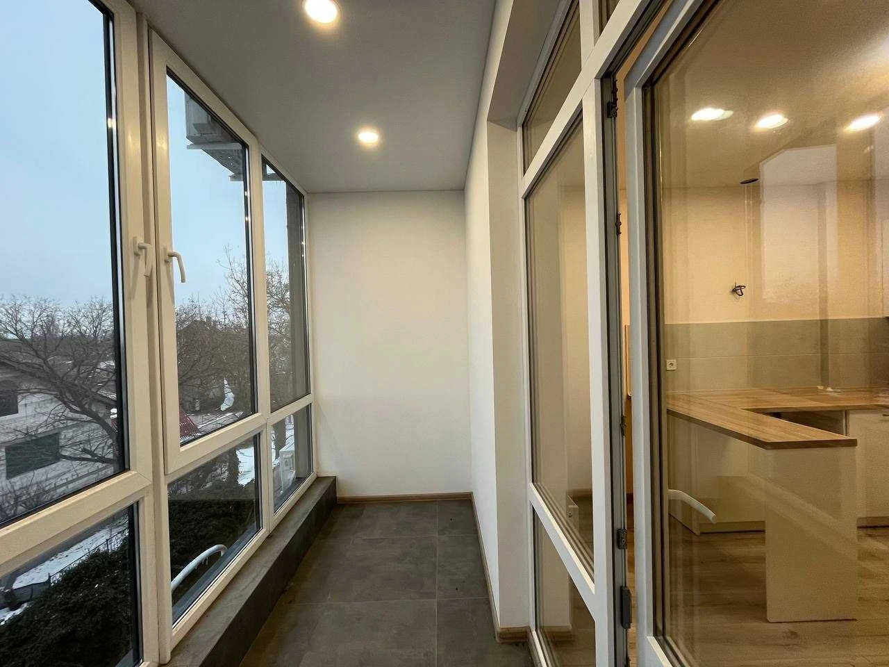 baz-04 Продаж 1-кімн. квартири з ремонтом за супер ціною ЖК