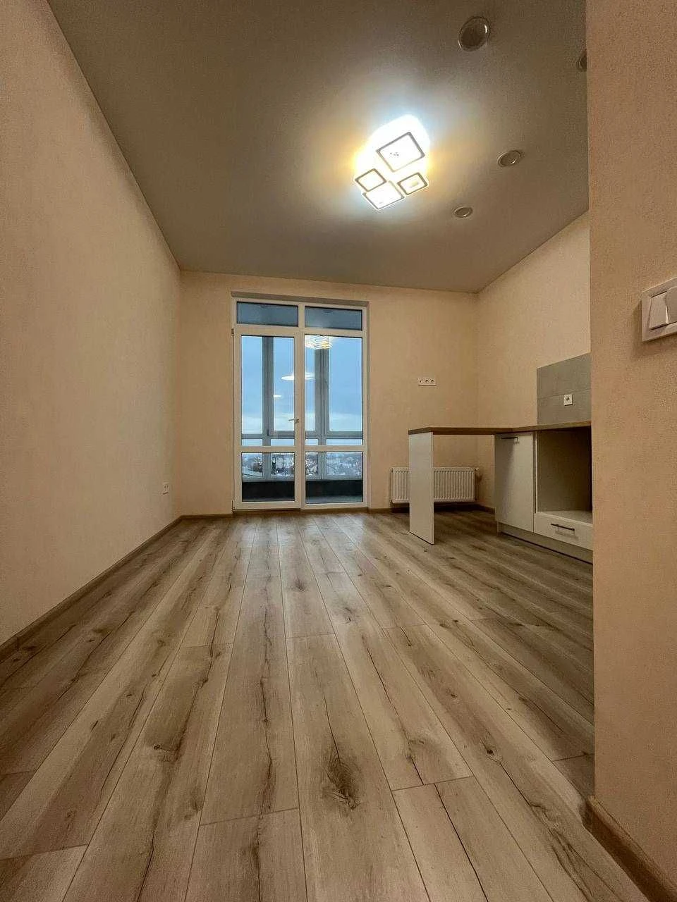 baz-04 Продаж 1-кімн. квартири з ремонтом за супер ціною ЖК
