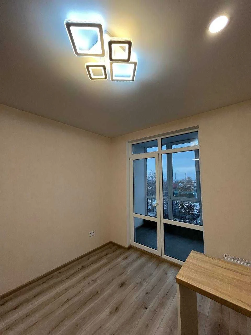 baz-04 Продаж 1-кімн. квартири з ремонтом за супер ціною ЖК