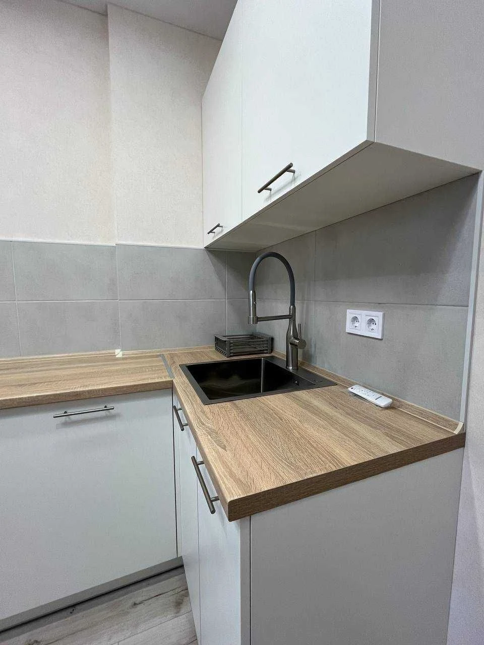 baz-04 Продаж 1-кімн. квартири з ремонтом за супер ціною ЖК