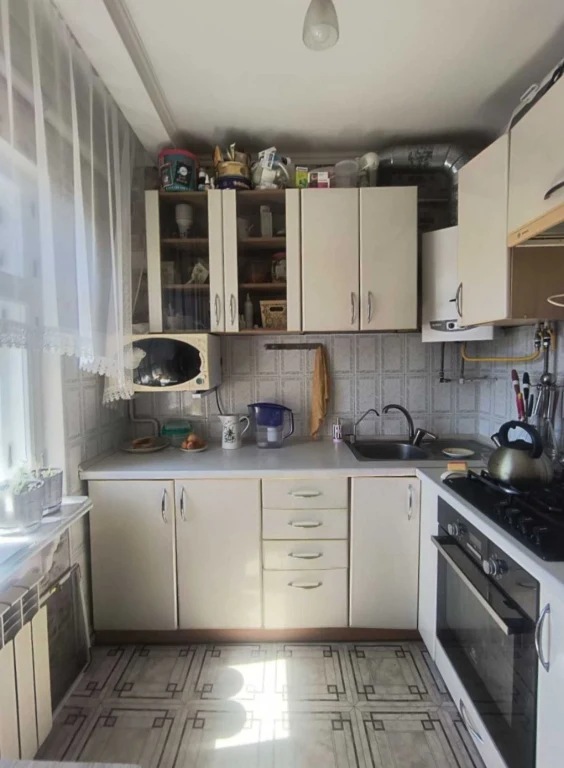 baz-04  Продам 3-х кімн. квартиру на проспекті Шевченка/Реша
