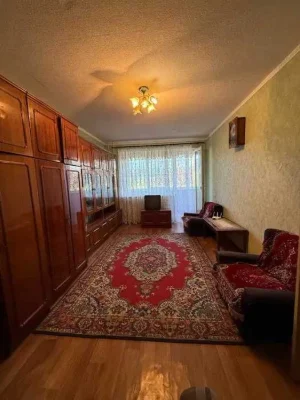 Продается хорошая 3 комн квартира 70м2 Роганский жилмассив м
