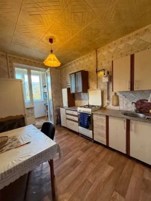 Продается хорошая 3 комн квартира 70м2 Роганский жилмассив м