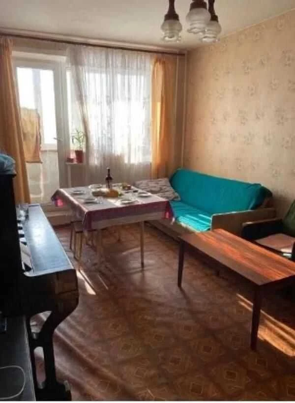 Продам 3-х ком квартиру в 7 мин от м. Индустриальная.