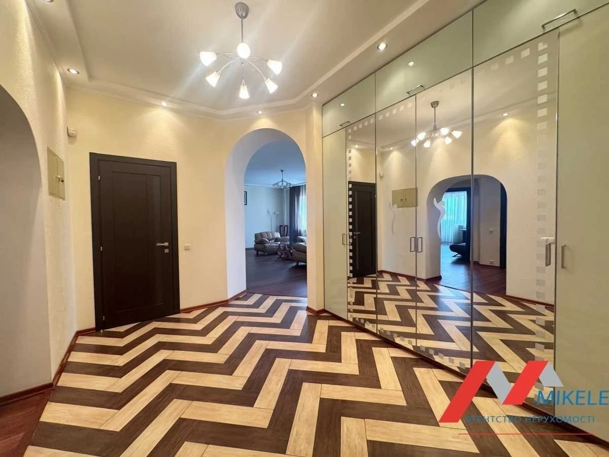 4-room apartment for sale 147 m², Vyacheslav Chornovola st.