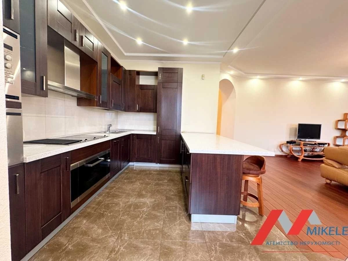 4-room apartment for sale 147 m², Vyacheslav Chornovola st.