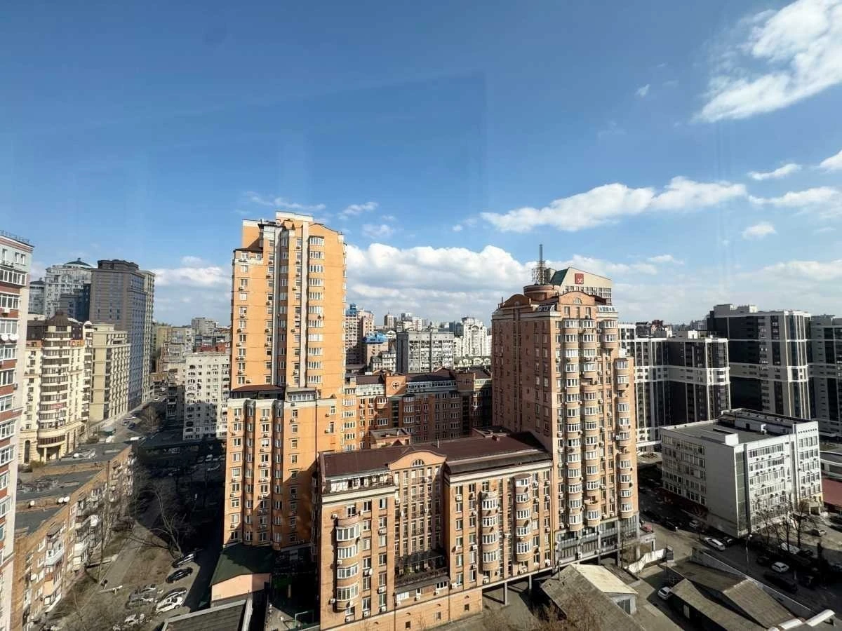 4-room apartment for sale 147 m², Vyacheslav Chornovola st.