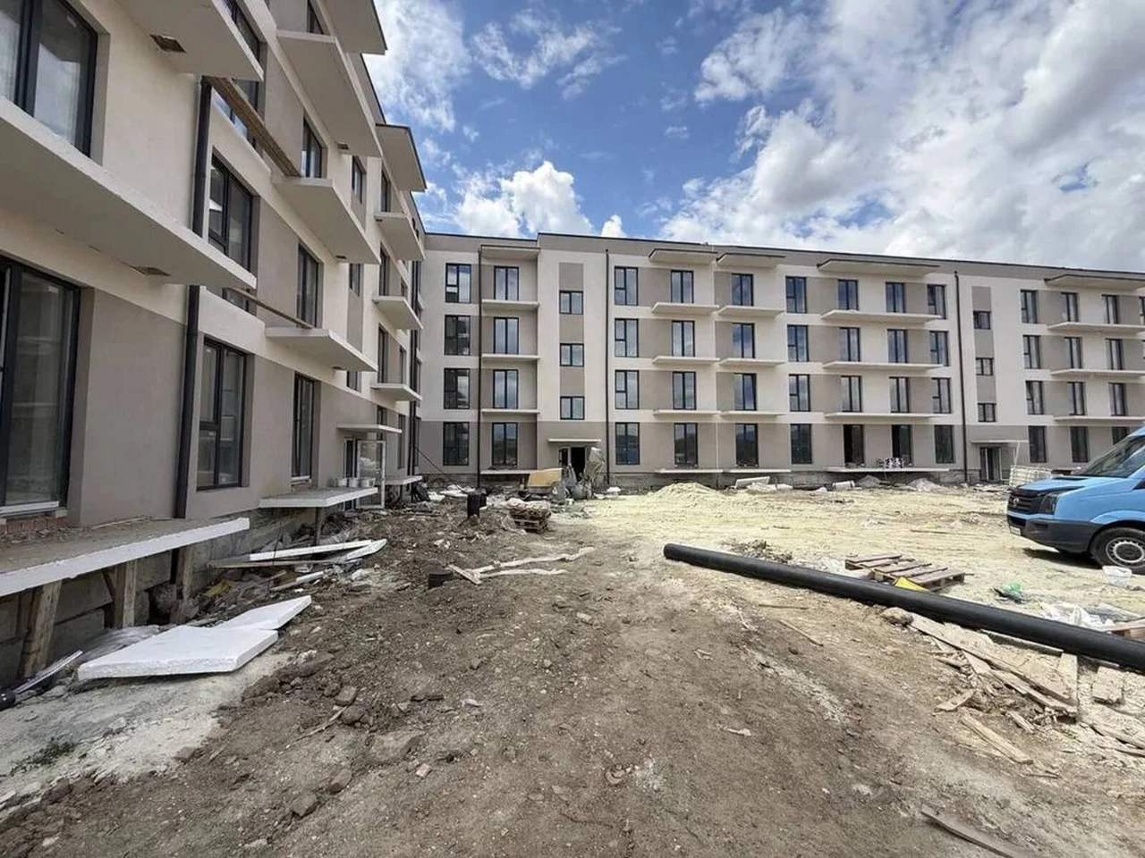 Продаж 1,5 квартири ЖК Озерний