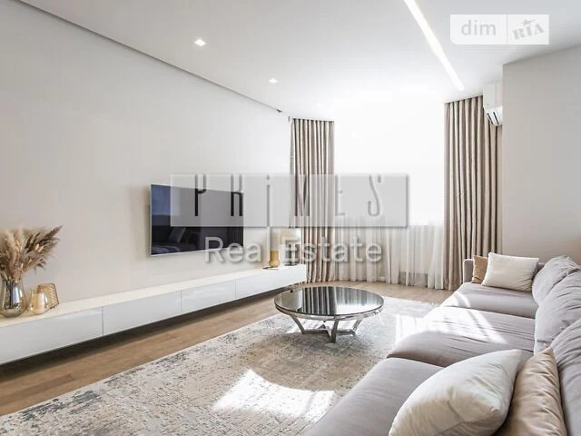 Sale of 3-room apartment 101 sq. m. on Andriy Verkhoglyada St. 2A •