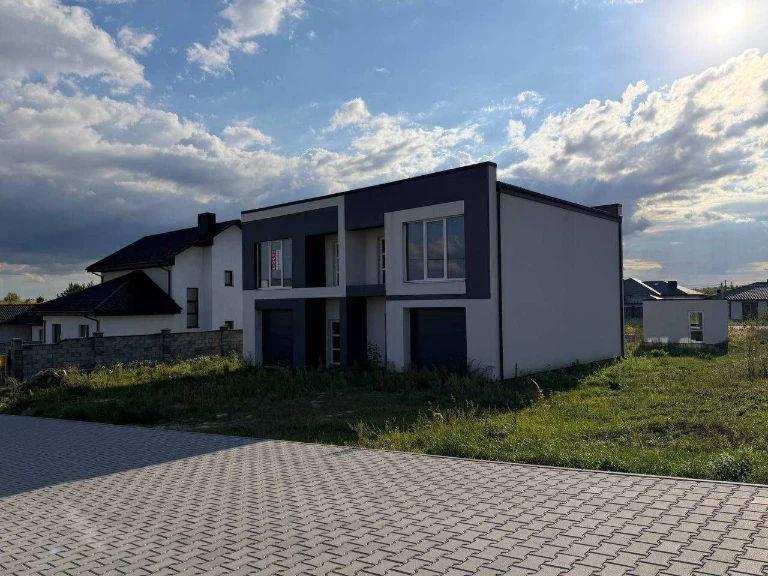 Котедж дуплекс 110 м² з гаражем | Масив Макарова | 5 сот | Б
