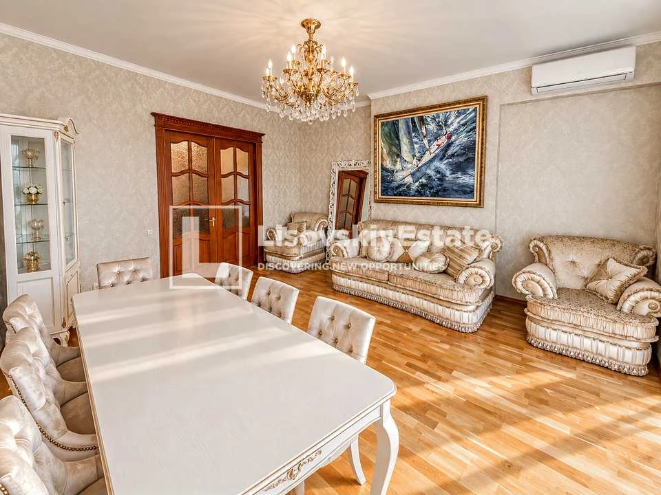Квартира. Київ, Буслівська вул.